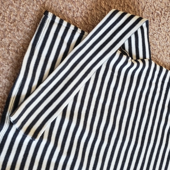 Versatile Express Tie Front or Back Striped Shirt - Picture 5 of 9